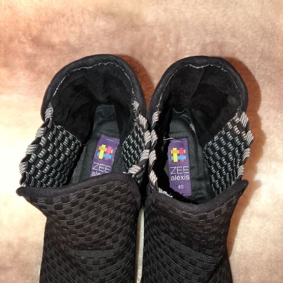 Zee Alexis 9 Dawn Black Gray Pleated Checkered Inset Design Ankle Booties - Picture 9 of 13